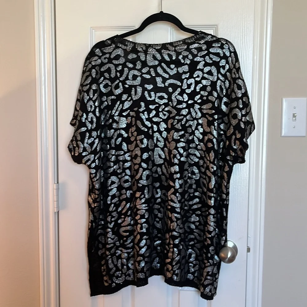 Jodifl Oversized Metallic Leopard Sweater Top - Picture 7 of 8